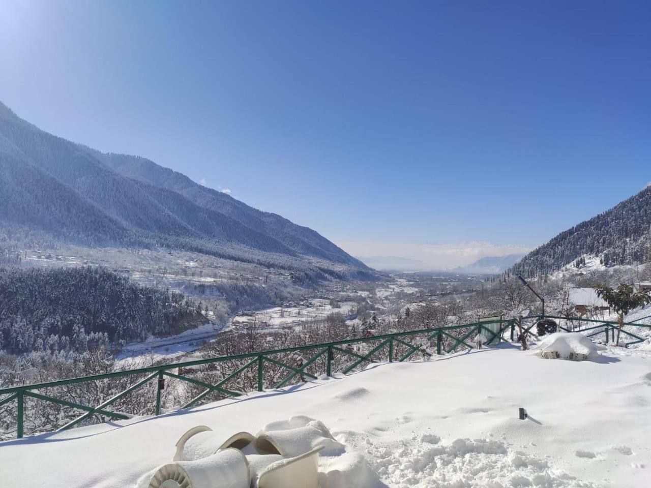 Cliff Cottage Pahalgam, Kashmir Batakut エクステリア 写真