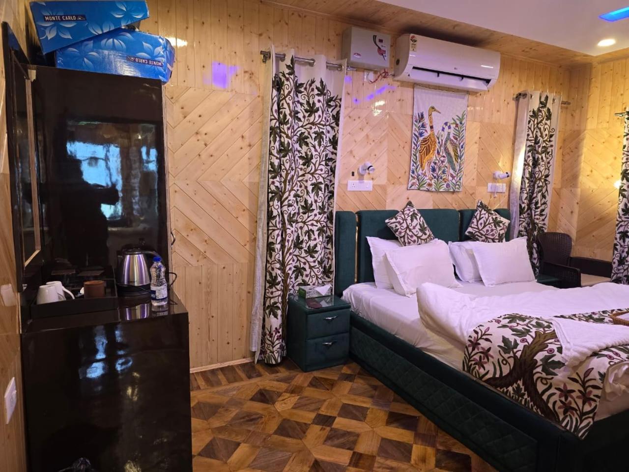 Cliff Cottage Pahalgam, Kashmir Batakut エクステリア 写真