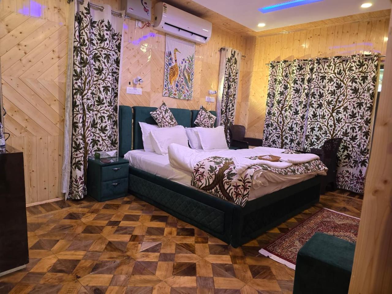 Cliff Cottage Pahalgam, Kashmir Batakut エクステリア 写真