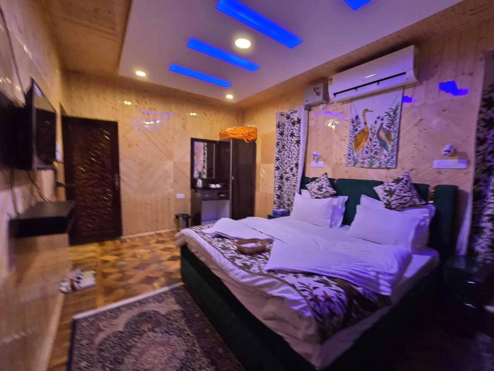 Cliff Cottage Pahalgam, Kashmir Batakut エクステリア 写真